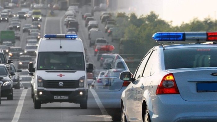 Автомобили с мигалками придётся пропускать по новым правилам