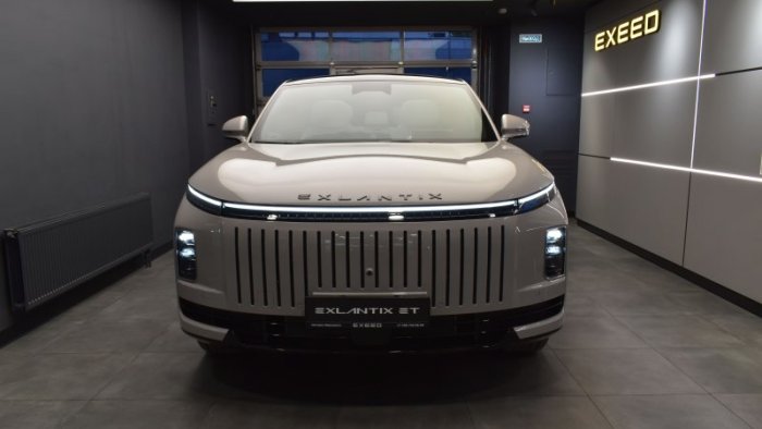 EXEED Центр АВТОДОМ Варшавка, EXEED Центр АВТОДОМ Таганка и EXEED Центр АВТОДОМ Стачек подарят первым покупателям EXLANTIX ET универсальную зарядную станцию